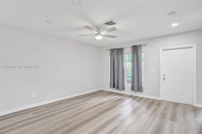 Building Photo - 6860 SW 18th Ct