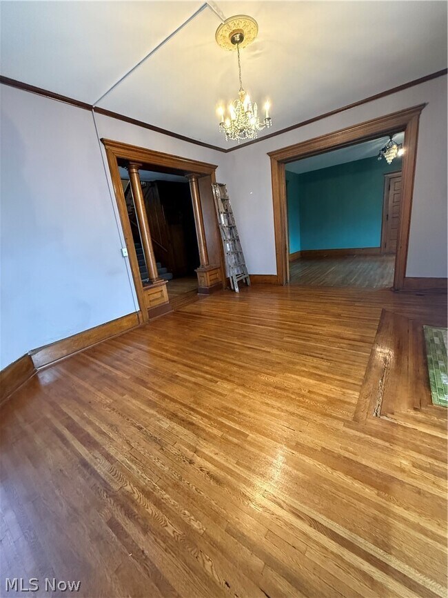 Building Photo - 932 Maple Ave