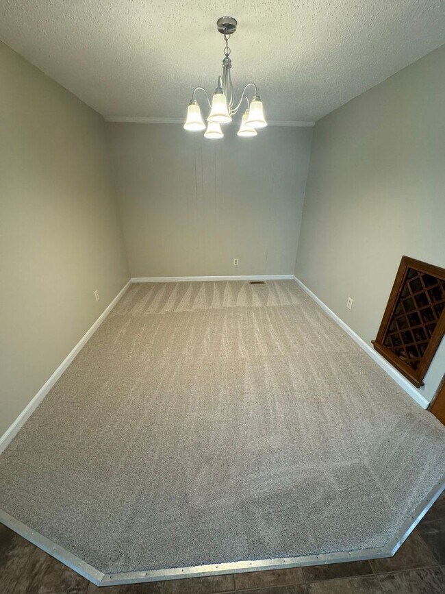 Building Photo - Enjoy Lakefront Luxury Year Round! $250 Off First Full Month's Rent!