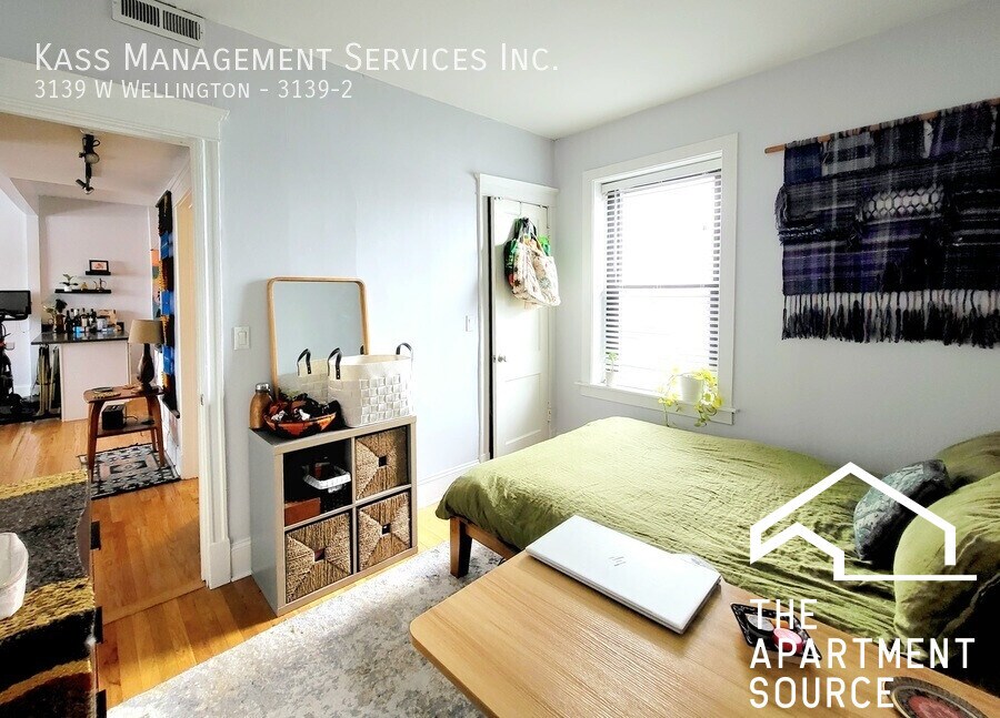 Building Photo - 3139 W Wellington Ave