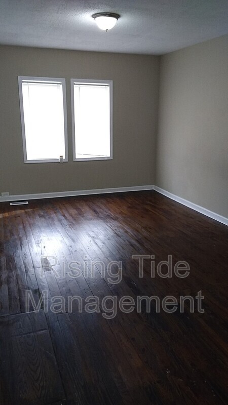 Building Photo - 656 Calahan Rd