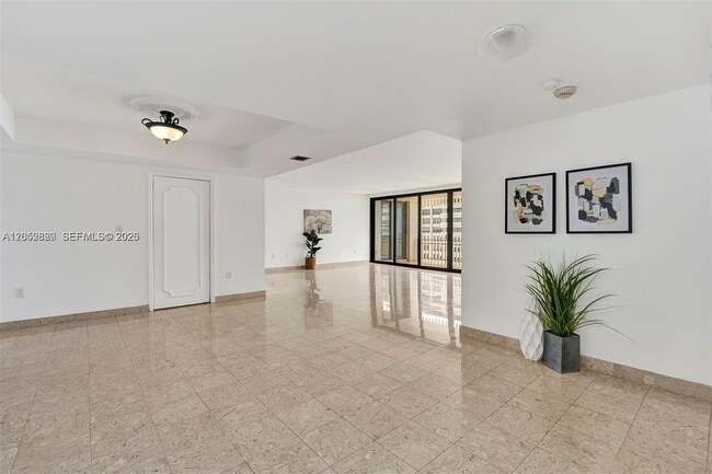 Building Photo - 2 Grove Isle Dr