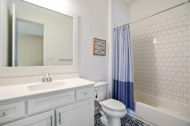 Building Photo - 8609 Autumn Lake Trl