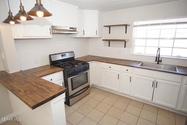 Building Photo - 3817 Thomason Ave