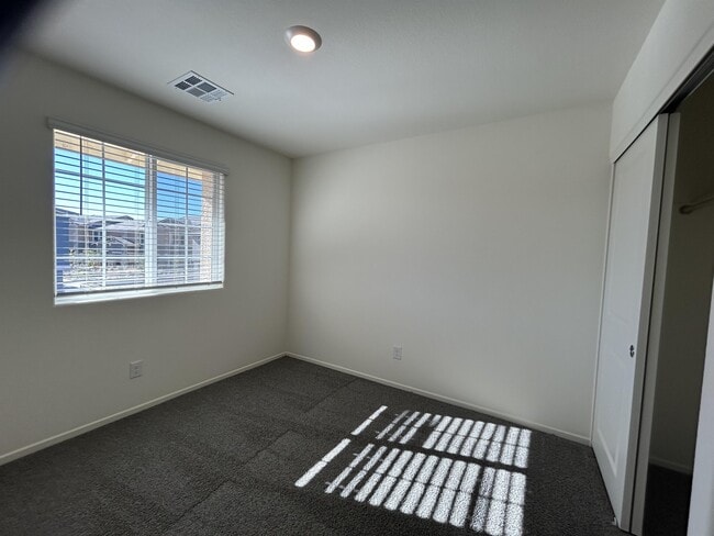 Building Photo - 342 Pacific Sparrow Avenue