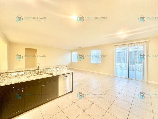 Building Photo - Beautiful 4 Bedroom, 2 Bathroom, 2 car garage, Single Story Home