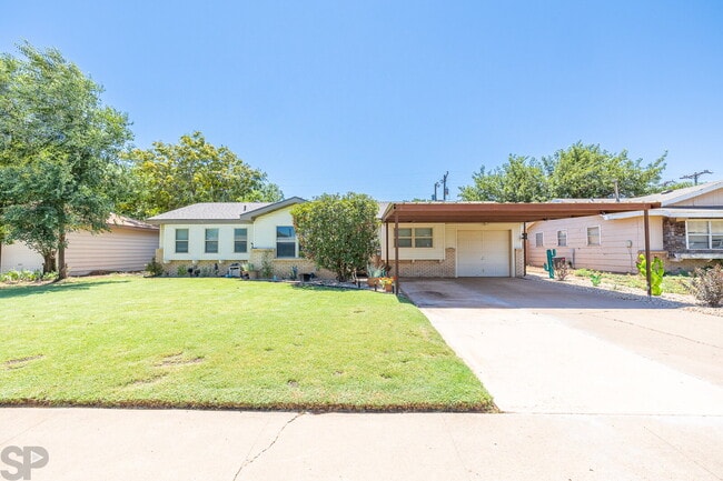Building Photo - Charming 3 bedroom, 2 bath in Great Location!