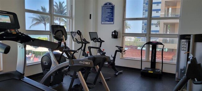 Building Photo - 2080 S Ocean Dr