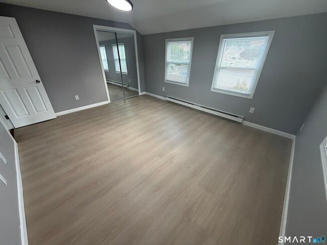 Building Photo - 117 Footpath Ln