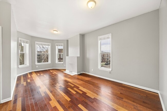 Building Photo - 6649 S Rhodes Ave