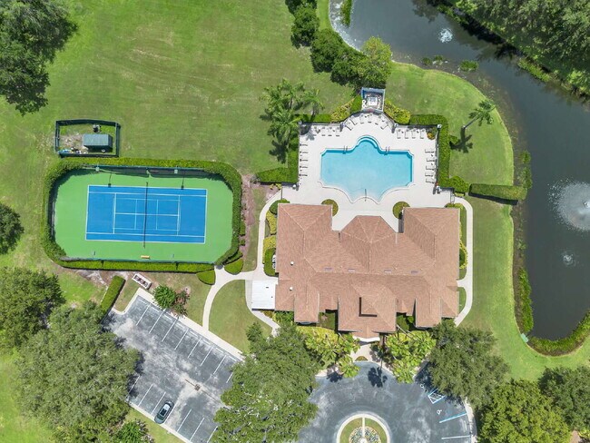 Building Photo - Spacious 3-Bedroom townhome in Kissimmee – Available Now!