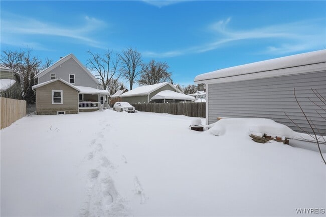 Building Photo - 26 Ganson St