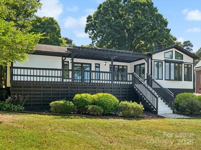 Building Photo - 4954 Moonlite Bay Dr