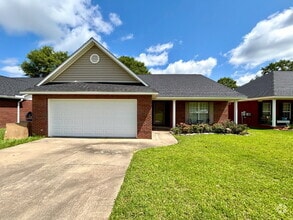 Building Photo - FOR RENT in Dothan , AL!!