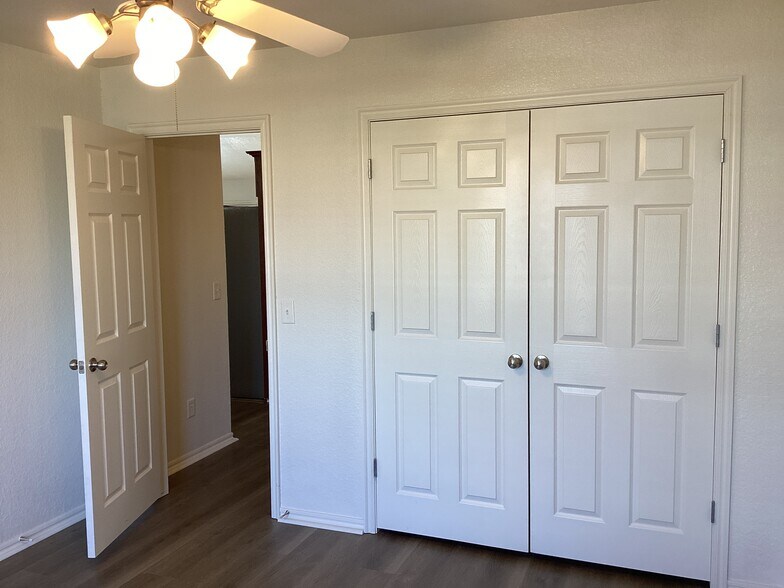 Building Photo - 4129 Queens Dr