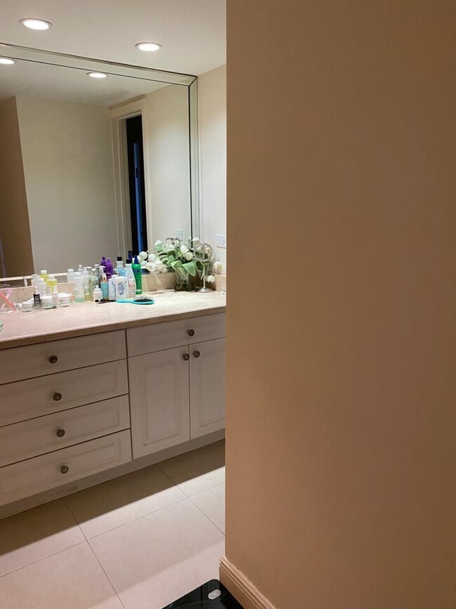 Building Photo - 19667 Turnberry Way