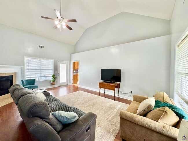 Building Photo - 508 Covington Cove