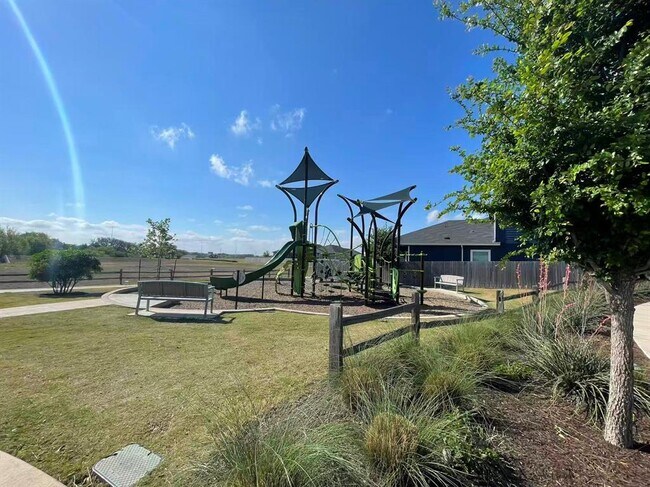 Building Photo - 141 Mammoth Dr