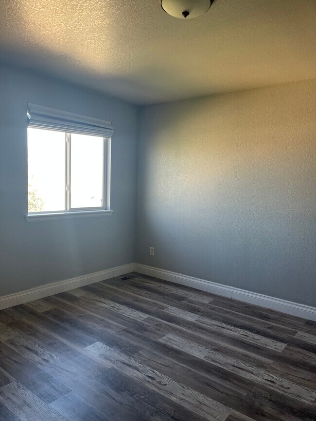 Building Photo - 9815 Eagle Creek Cir