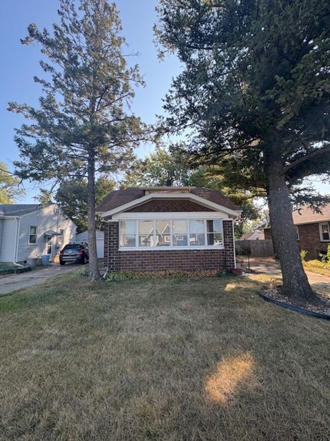 Primary Photo - MOVE IN SPECIAL Single Family Home - 3 bed...