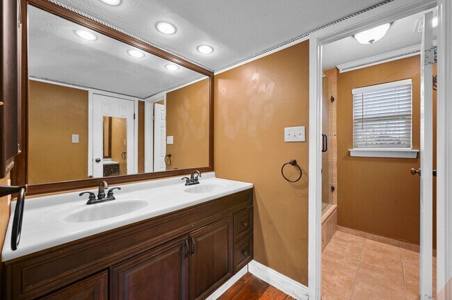 Building Photo - 3 Bedroom, 2.5 Bath Home in Flower Mound