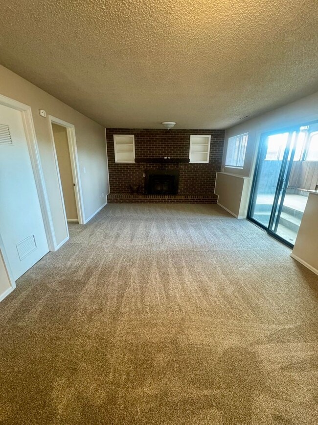 Building Photo - 4 Bedroom Home in Village 7, Centrally Loc...