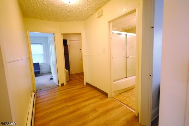 Building Photo - 15 Edgar St
