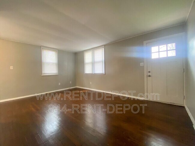 Building Photo - 1621 Rheinhardt Ave