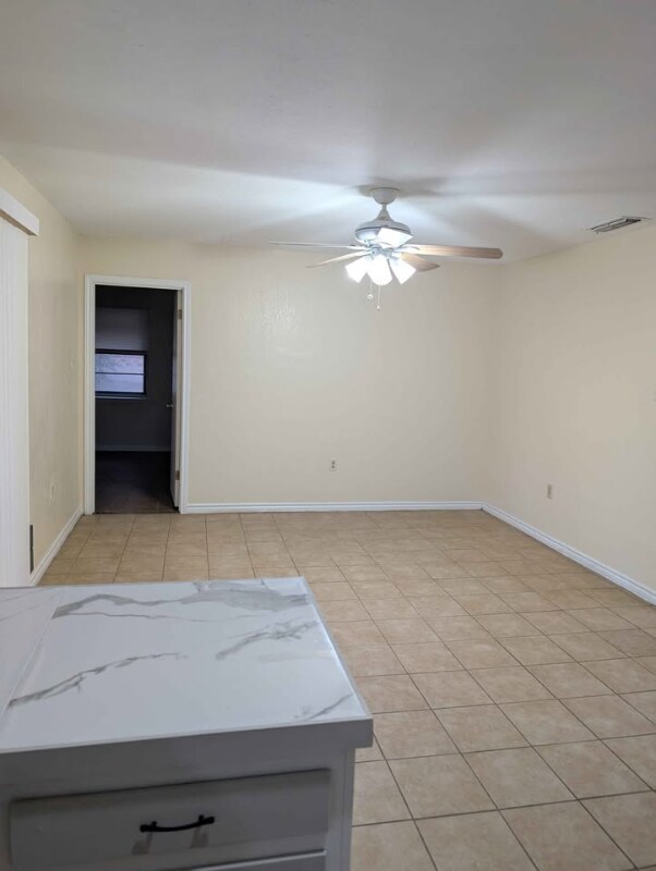 Building Photo - 931 Edwards St