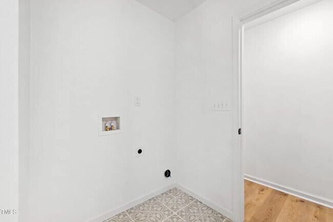Building Photo - 1001 Linwood Ave