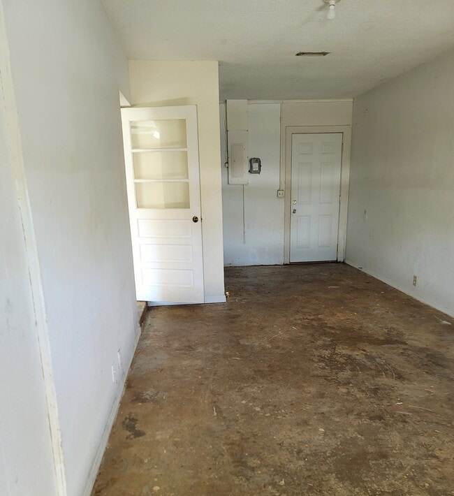 Building Photo - 1712 Tuttle St