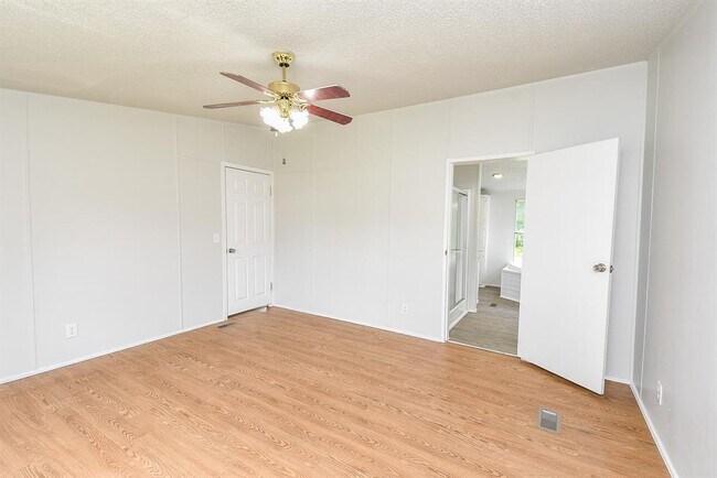 Building Photo - 12751 Roy Harris Loop