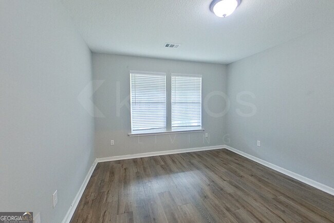 Building Photo - 132 Cottage Grove Rd