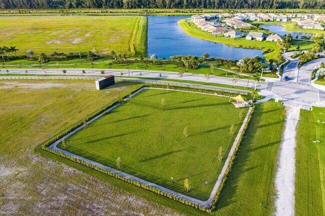 Building Photo - 16259 Sandy Shore Dr