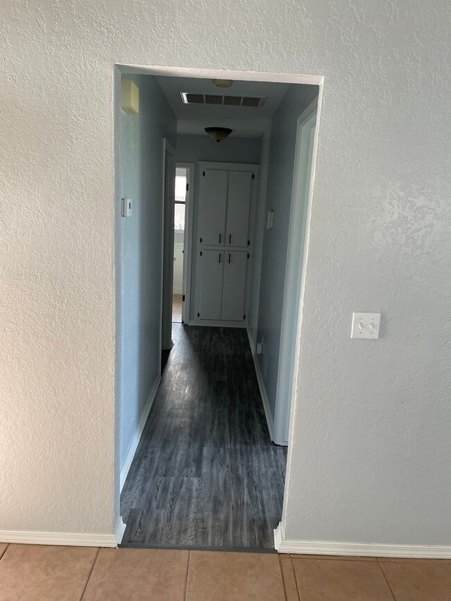 Building Photo - Completely remodeled and ready for move in...
