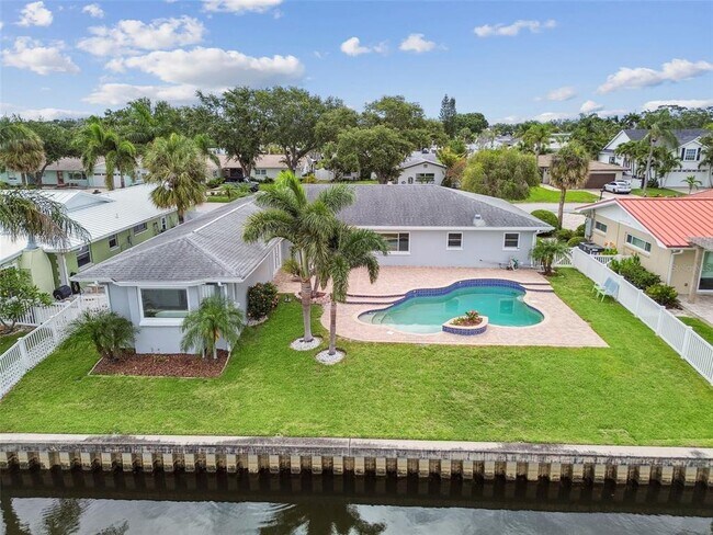 Building Photo - 3938 Versailles Dr