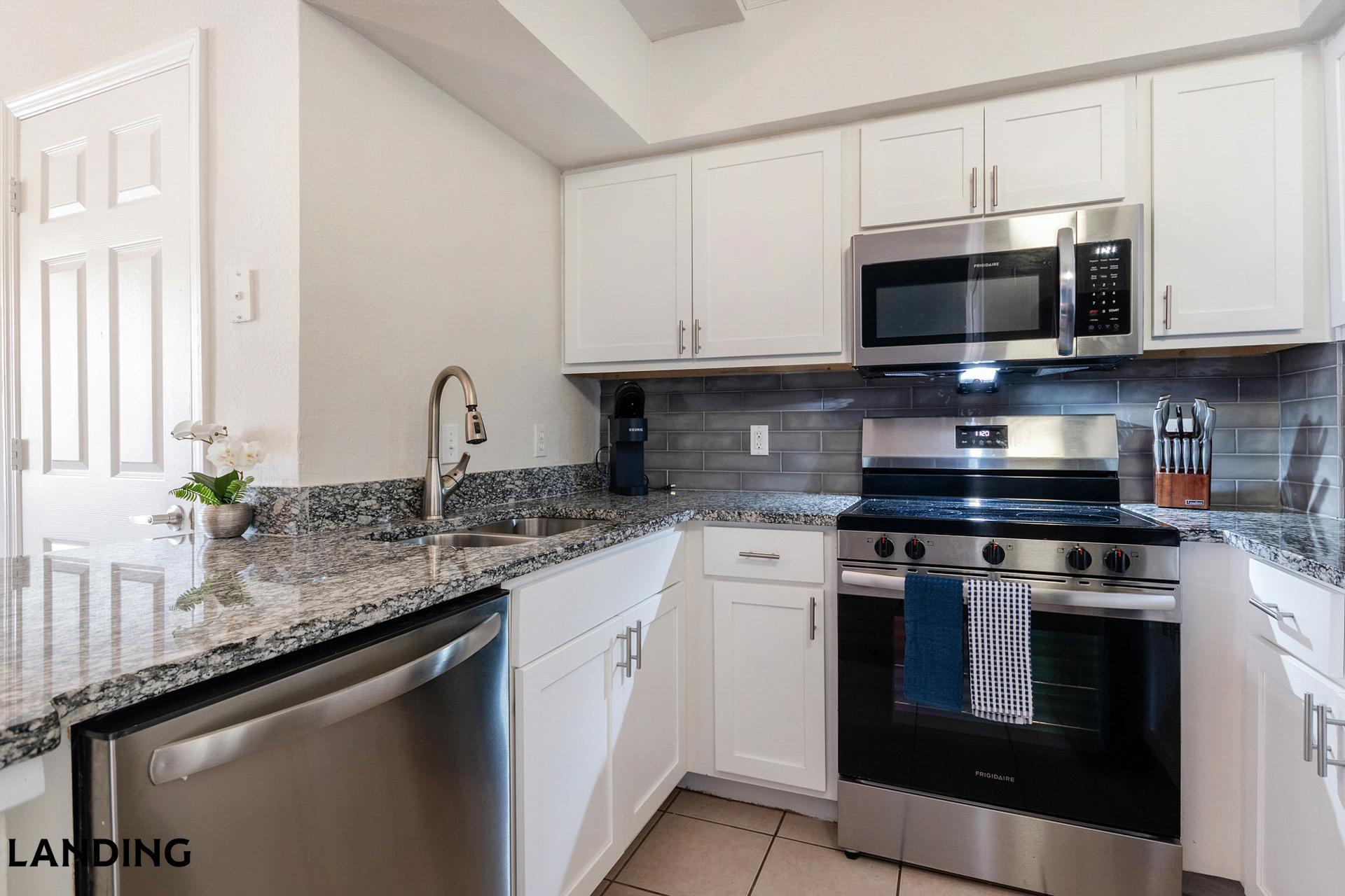 Building Photo - 2801 Biltmore Park Dr