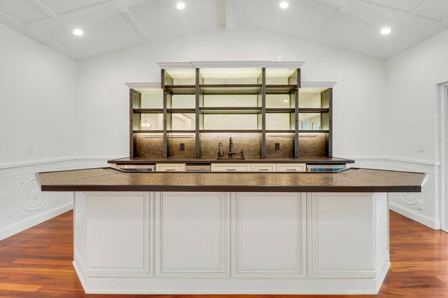 Building Photo - 67 Pacer Cir