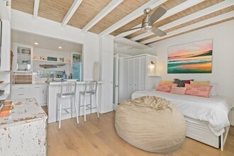 Building Photo - Ocean view Studio