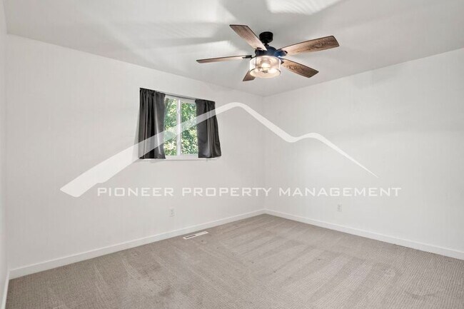 Building Photo - 610 Catalina Dr