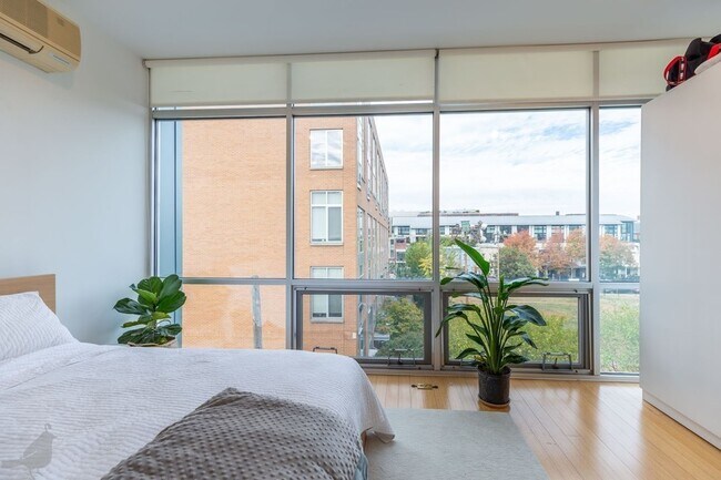 Building Photo - Amazing Two-Level Loft in the Heart of the...