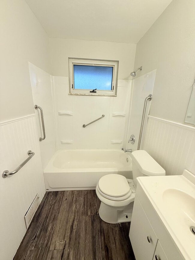 Building Photo - Beautiful Newly Renovated 3bd 1 bath Home in Penn Hills