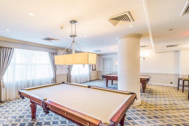 Building Photo - 2110 N Ocean Blvd