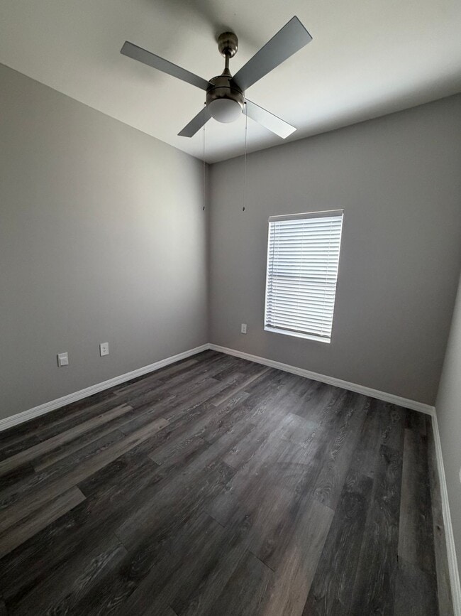 Building Photo - 1306 Saxony Cir