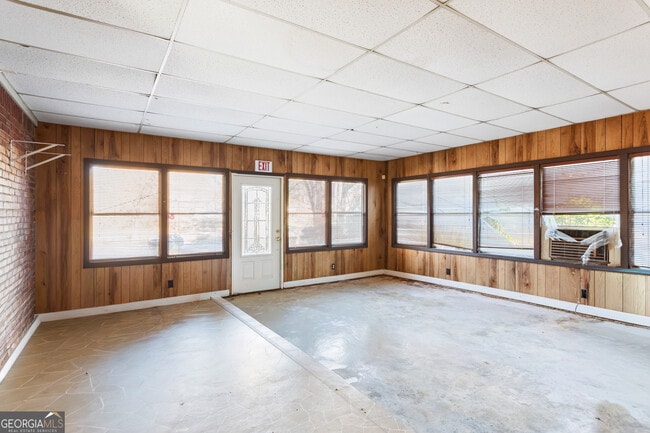 Building Photo - 4311 Short St