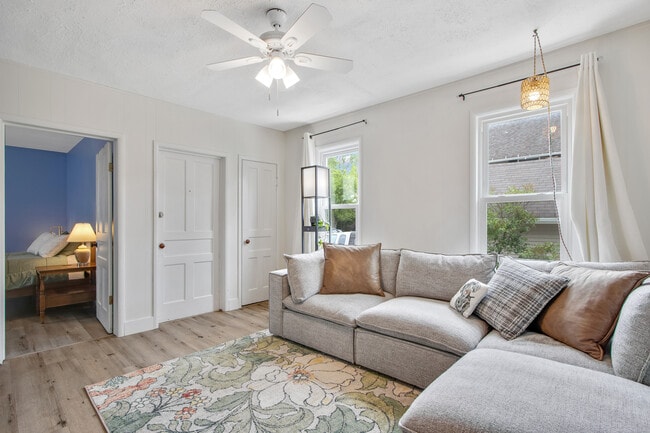 Building Photo - 34 Livingston St