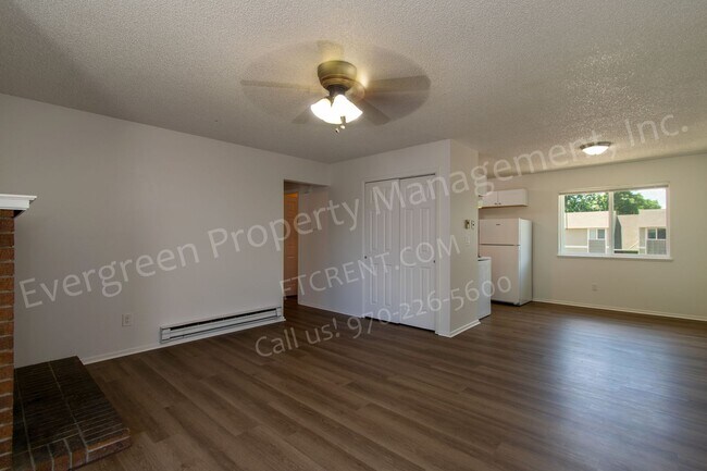 Building Photo - 3950 Manhattan Ave