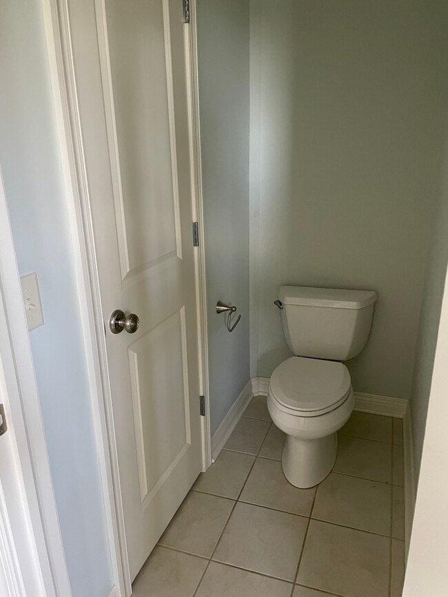 Building Photo - 4217 Village Club Dr
