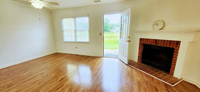 Building Photo - 5595 Executive Way