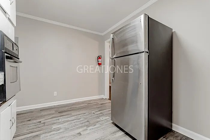 Building Photo - 1303 Whitehorse St